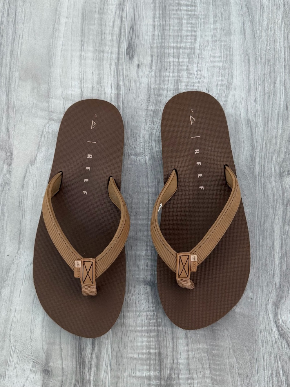 REEF Cushion Vista Hi Flip Flops – Brown/Tan – Women’s Size 5